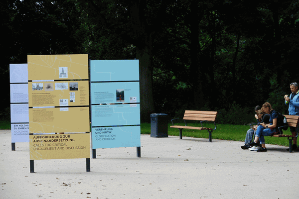 03_Infotafeln-Bismarck-Denkmal, Foto: Michael Tessmer.gif